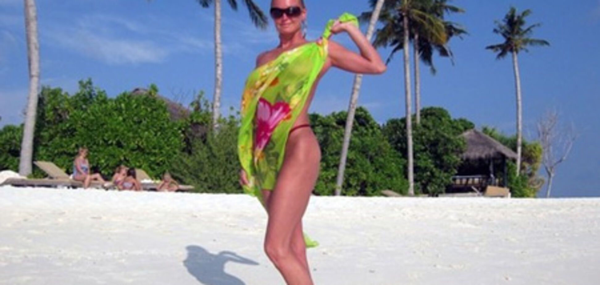 фотографирует свою попку Волочкова показала свою попу на Мальдивах. ФОТО | Обозреватель | OBOZ.UA