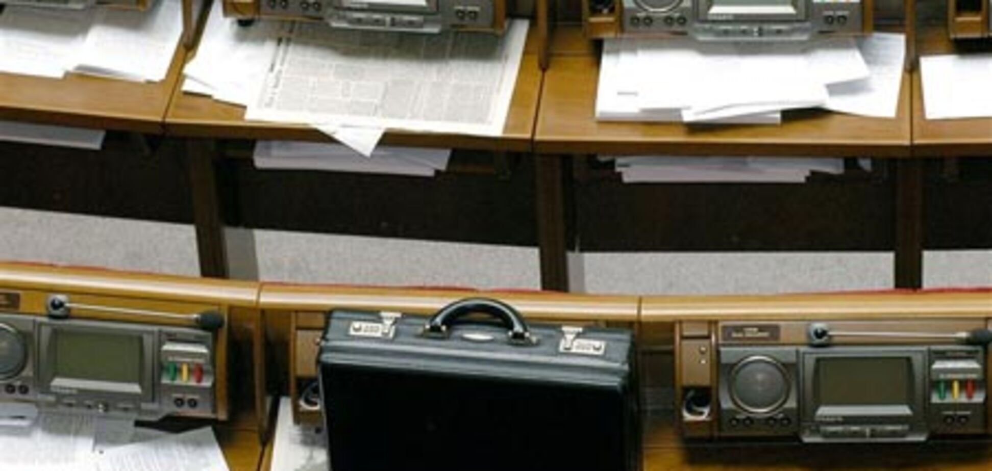 Доходи й видатки чиновників і їх сімей залишаться таємницею