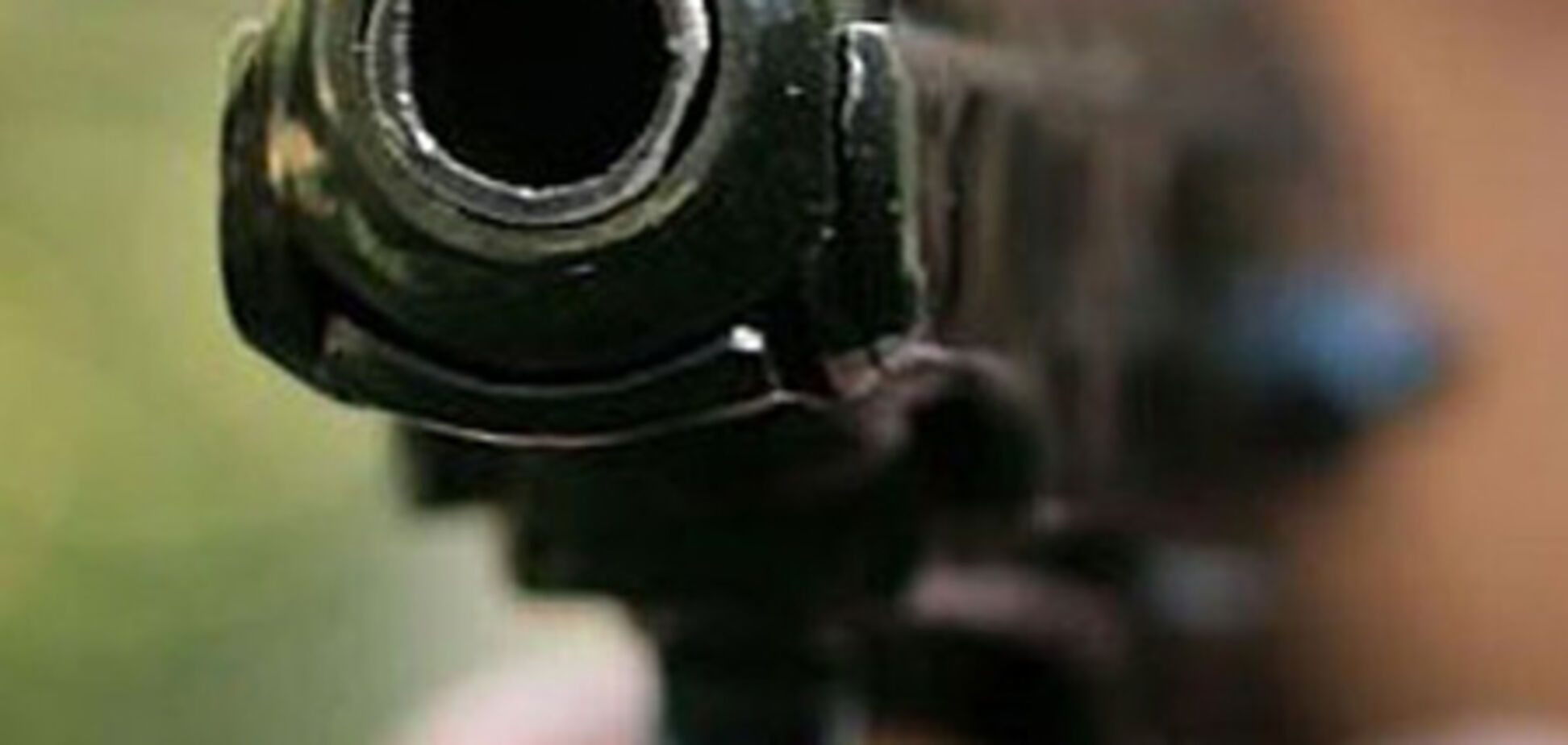 Преступники на колесах сбили бизнесмена и отобрали деньги