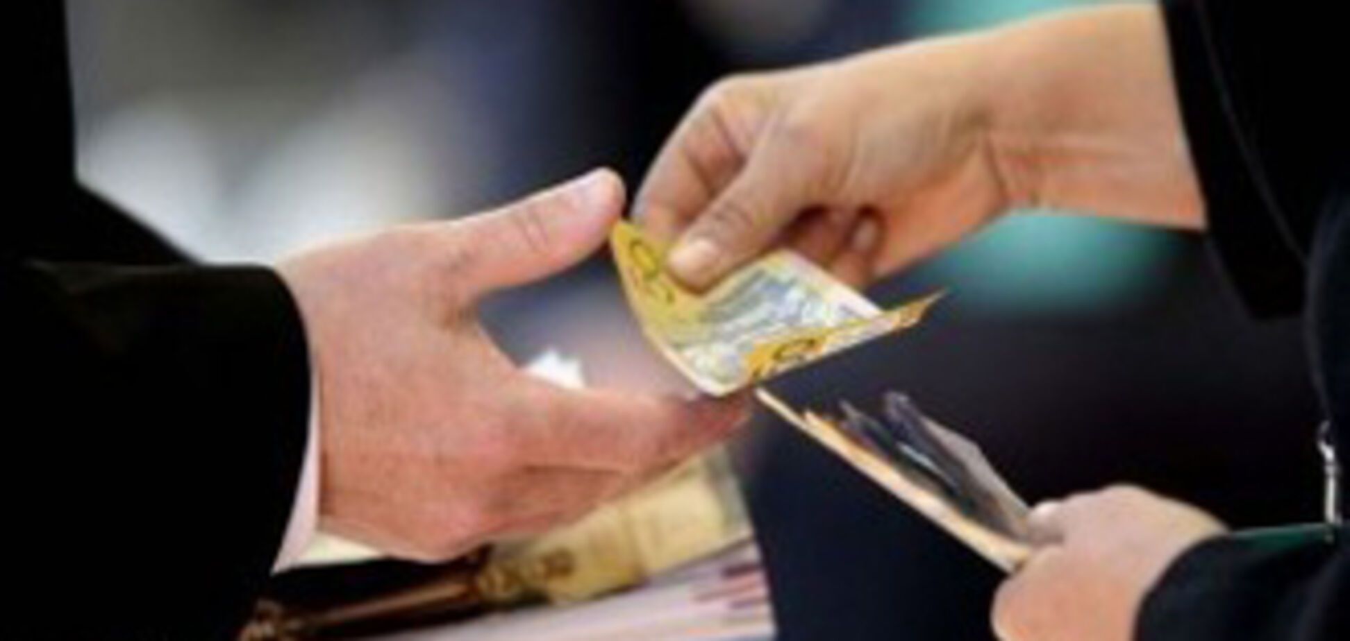 В Одессе завкафедрой вуза попался на взятке в 42 000 грн