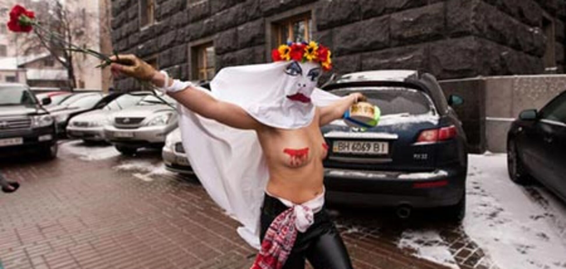 Суд дозволив Кровосісі з'являтися до Азарову