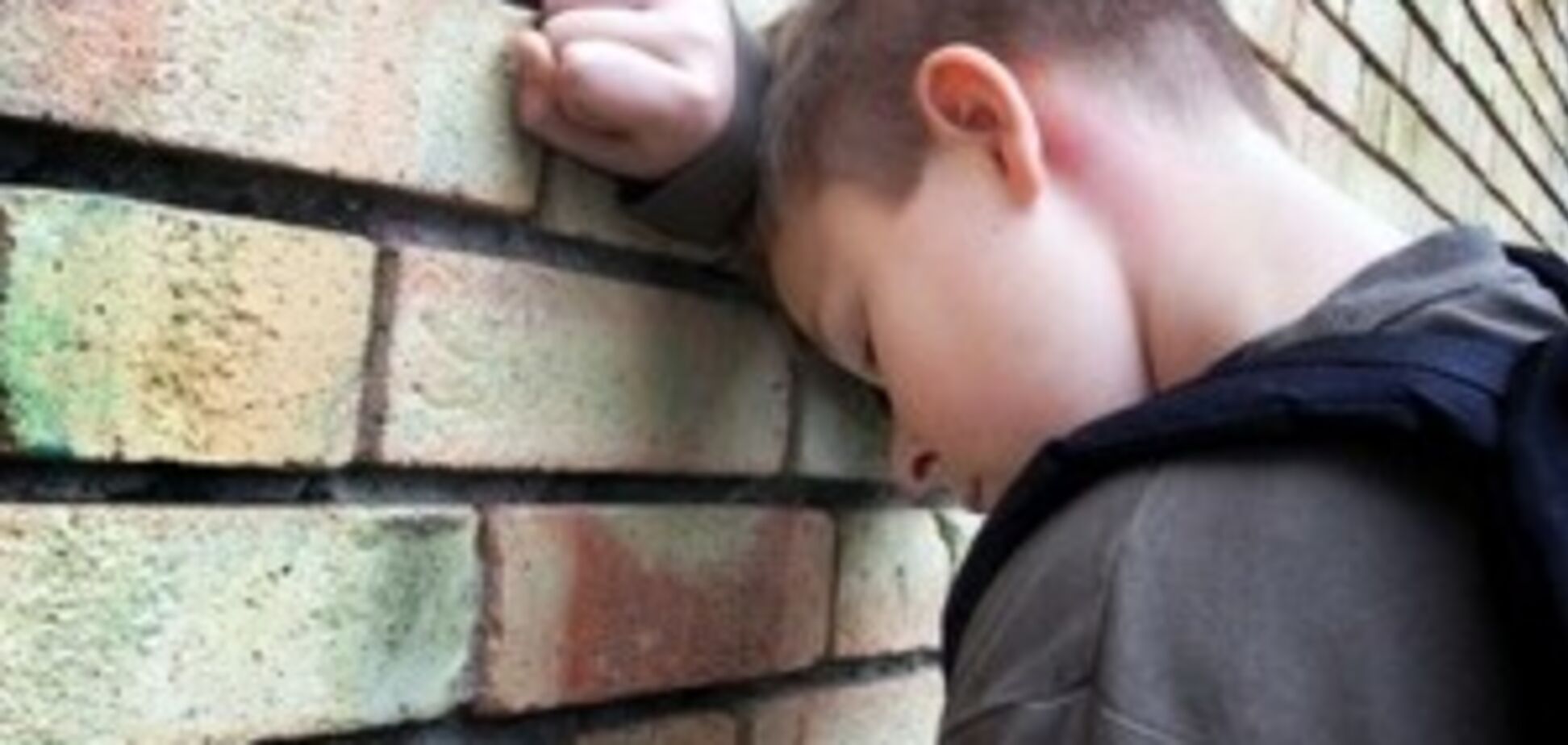 Шестирічного хлопчика посадили до в'язниці