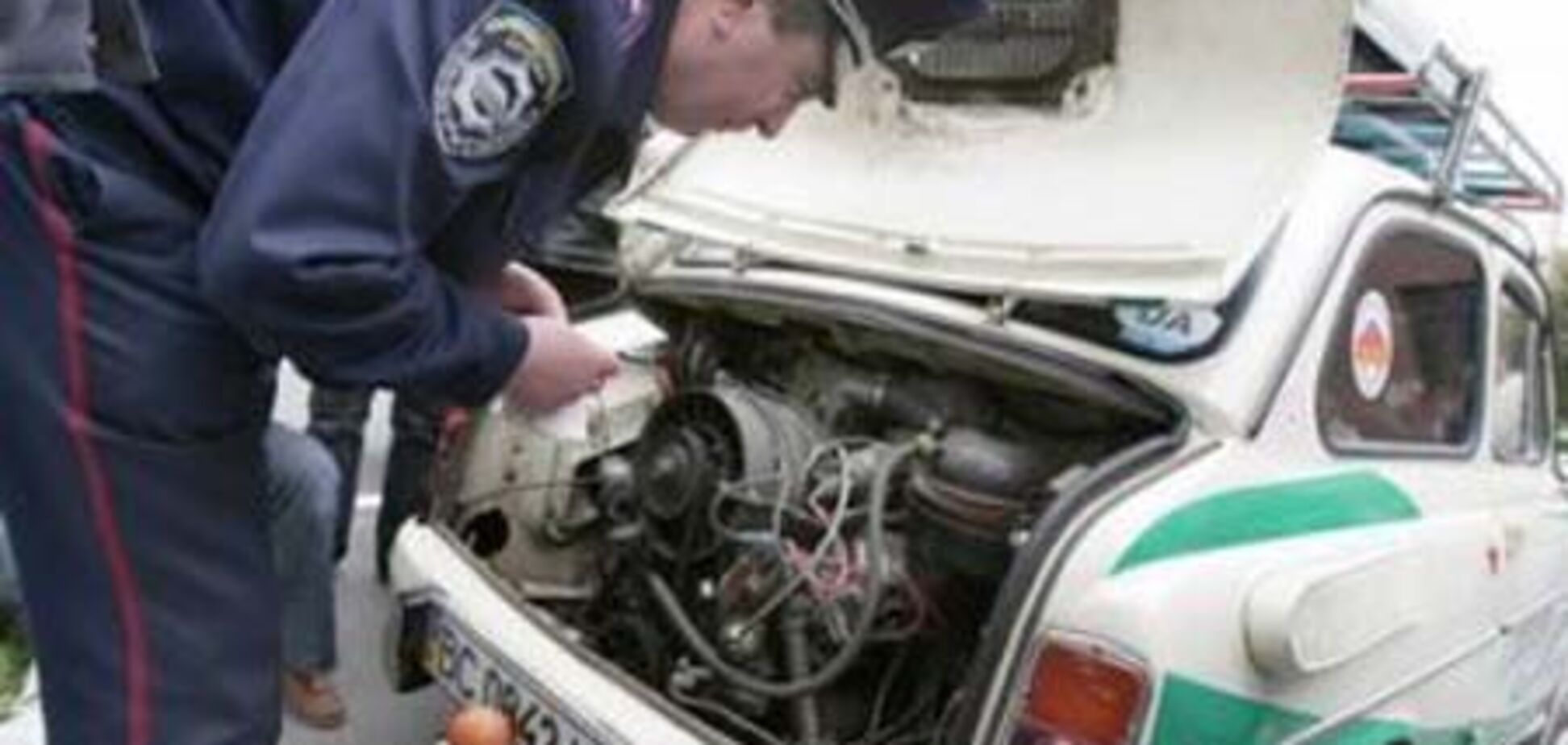 Янукович приготовил 'красную карточку' Могилеву за техосмотр