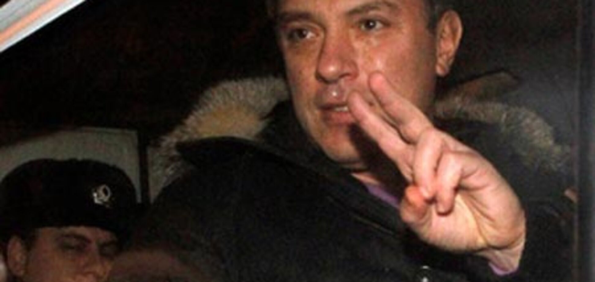 Освобожденный Немцов готовится к новым протестам
