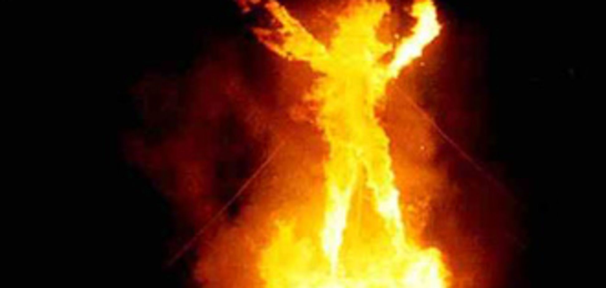 Мужчина поджег себя перед парламентом