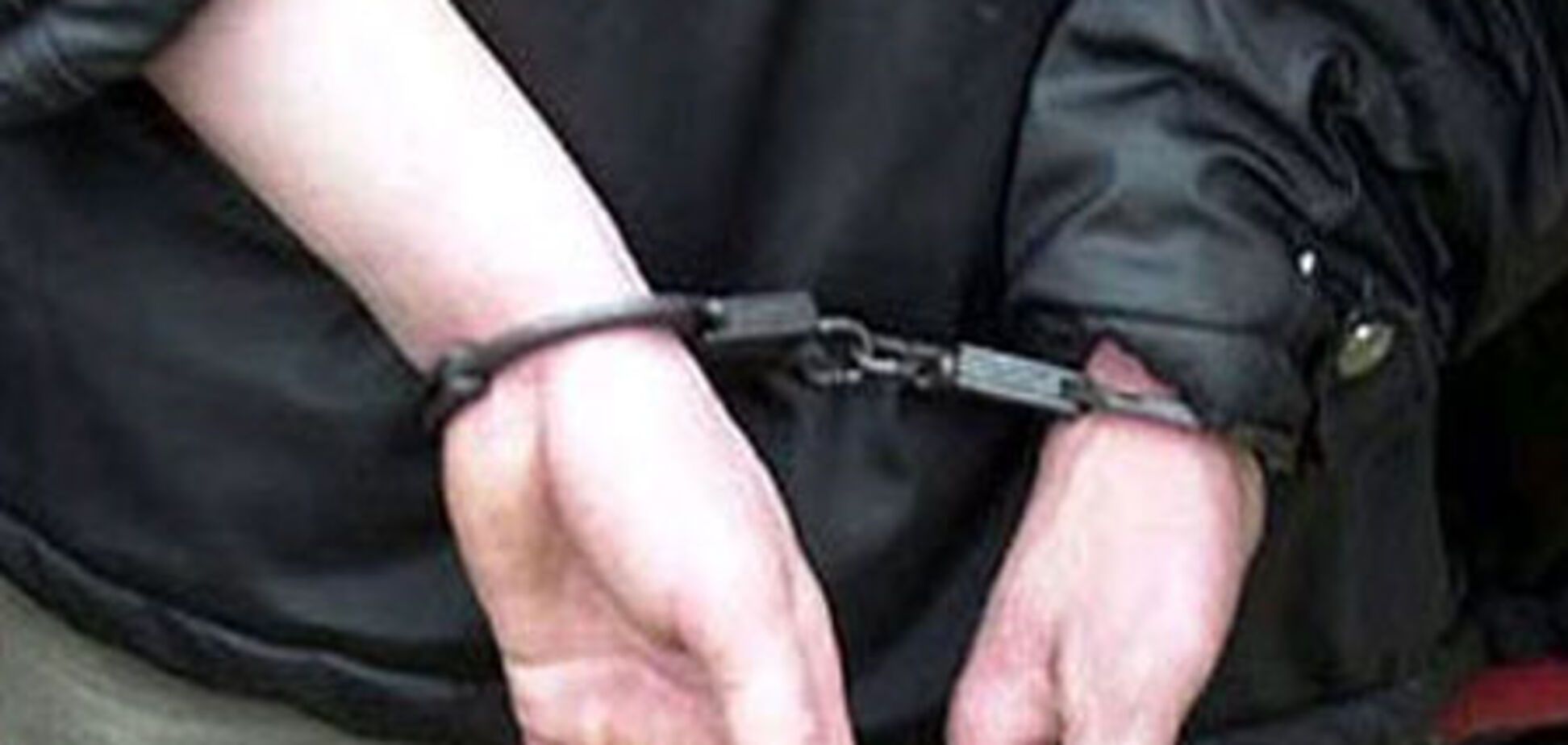 Чоловік намагався вкрасти гірлянди з головної ялинки міста