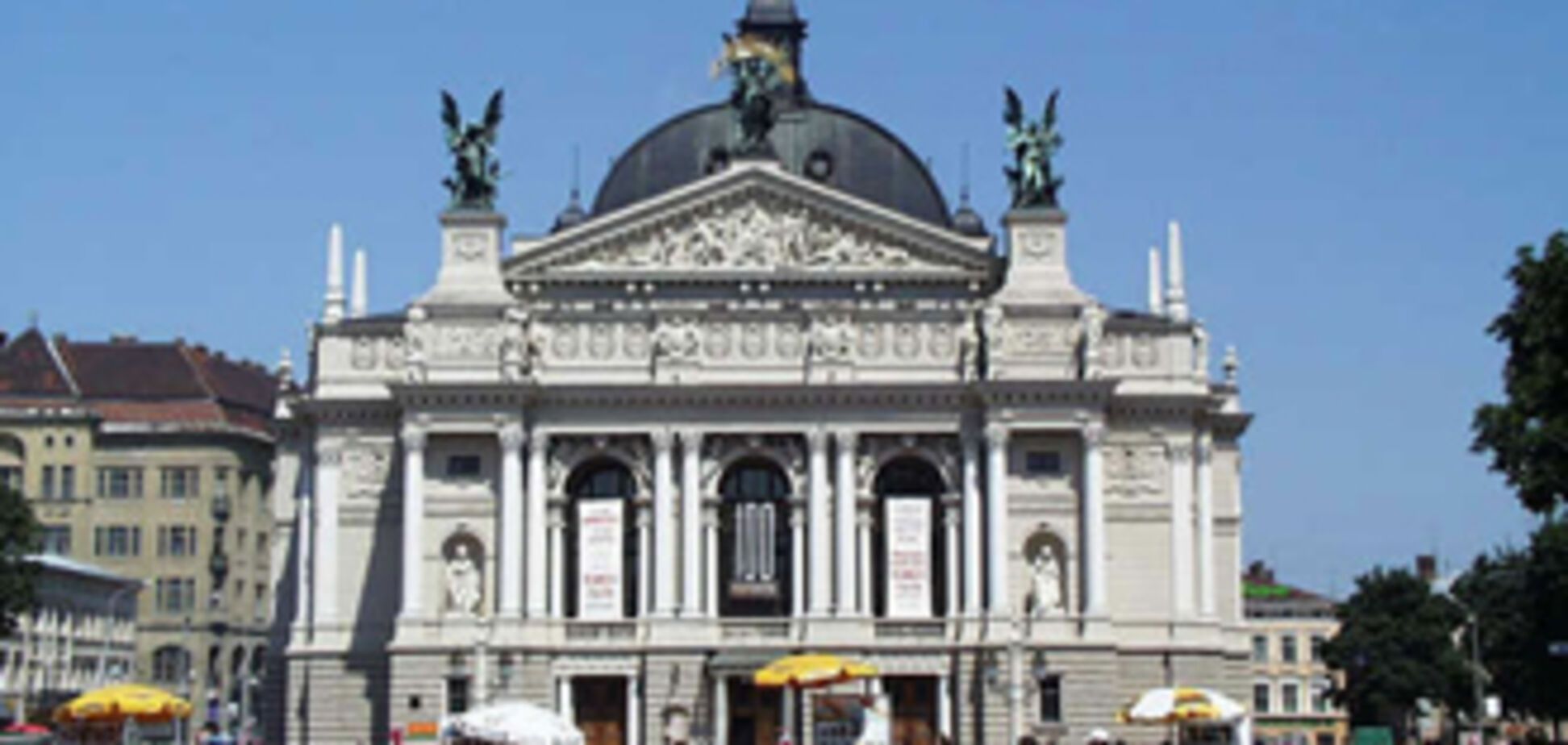 Во львовском баре у священника украли 250 икон и $25 тысяч