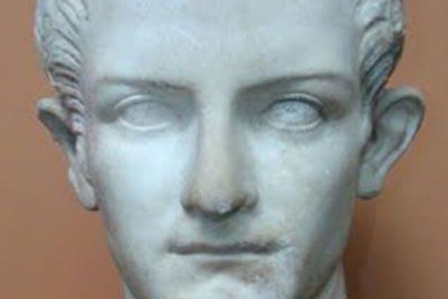 Чорний археолог розкопав гробницю Калігули