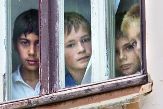 Українці вже не соромляться брати сиріт в родину