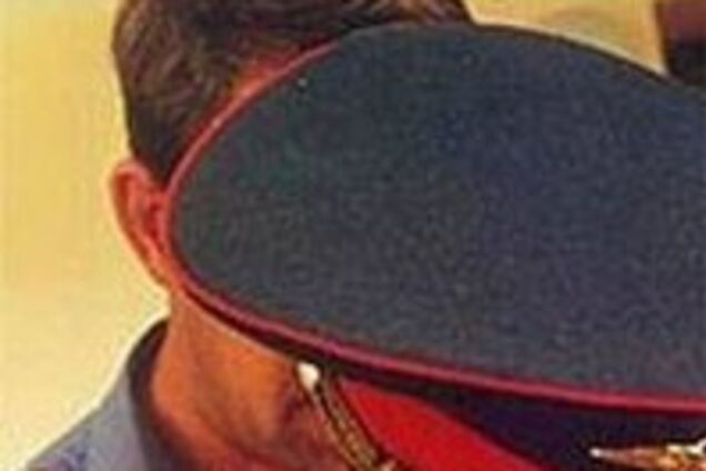 Пьяный дебошир откусил нос милиционеру