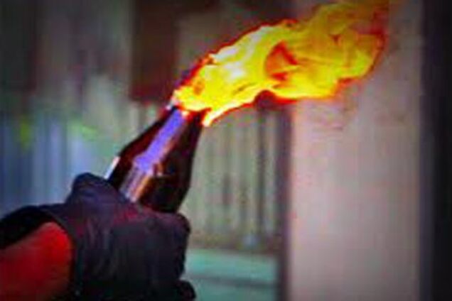 Одеський офіс Партії регіонів закидали коктейлями Молотова