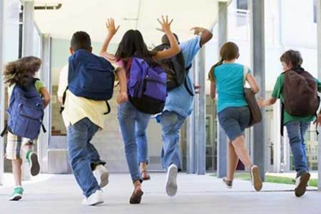 Мальчика выгнали со школы, решив, что он мужчина