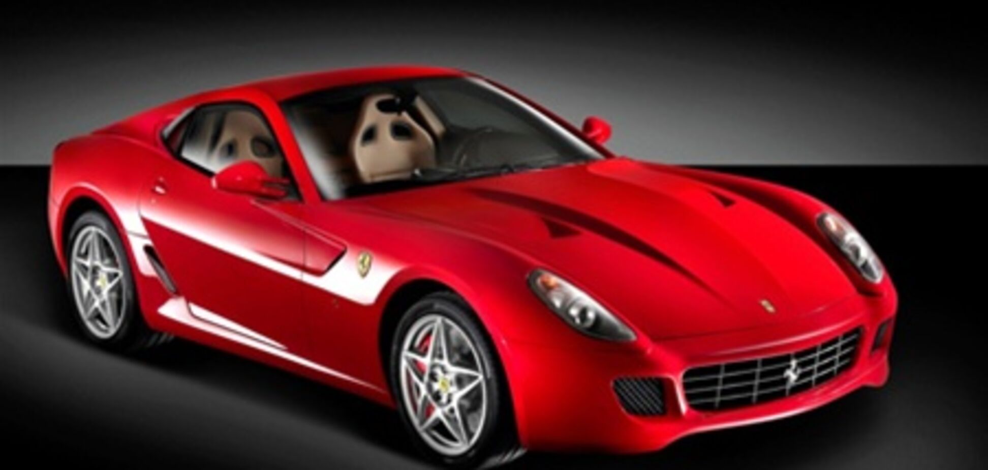 Ferrari выпускает первую в своей истории полноприводную модель