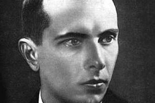 У Тернополі Шевченка та Бандеру з'єднали' живим ланцюгом'