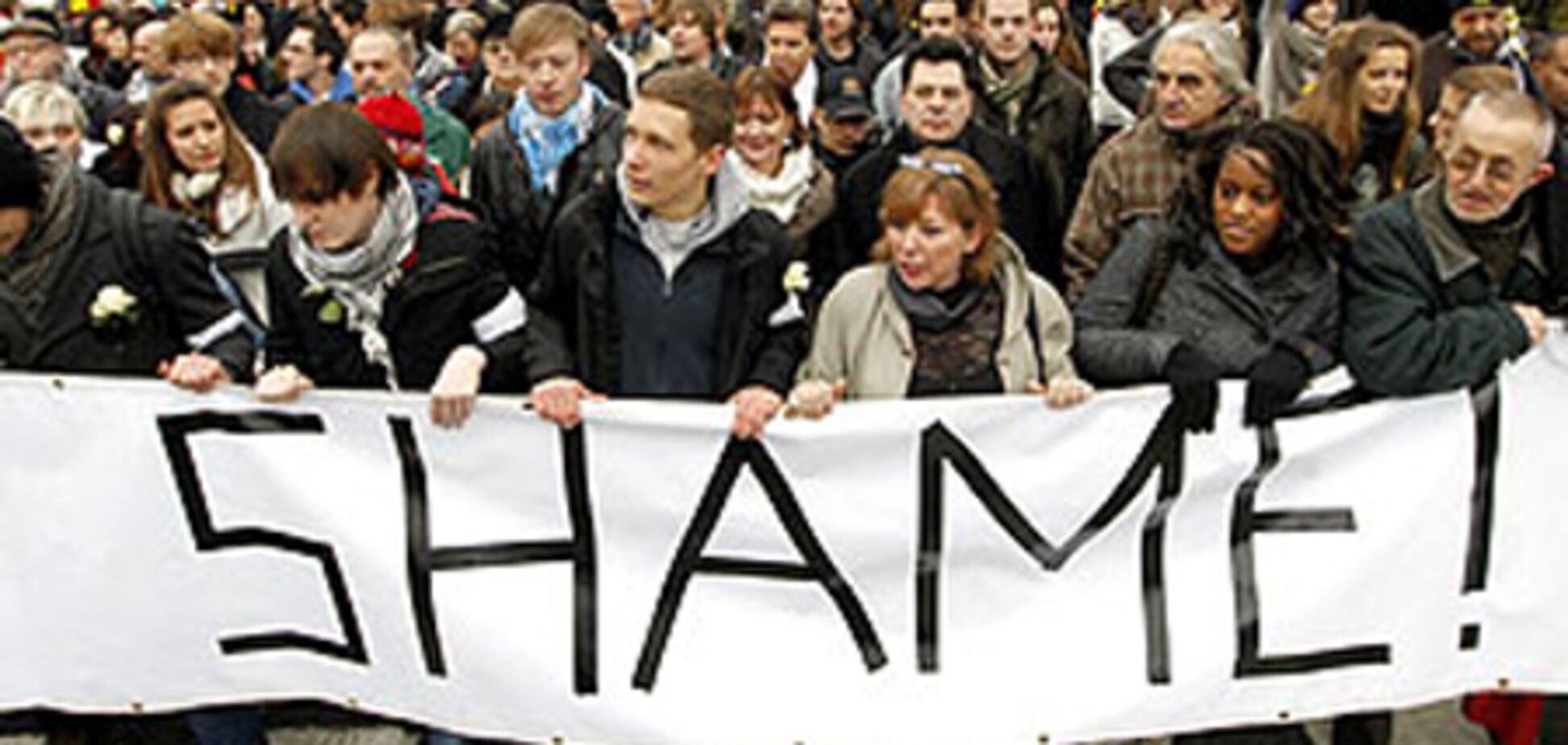 Тысячи бельгийцев требуют положить конец кризису власти.ФОТО