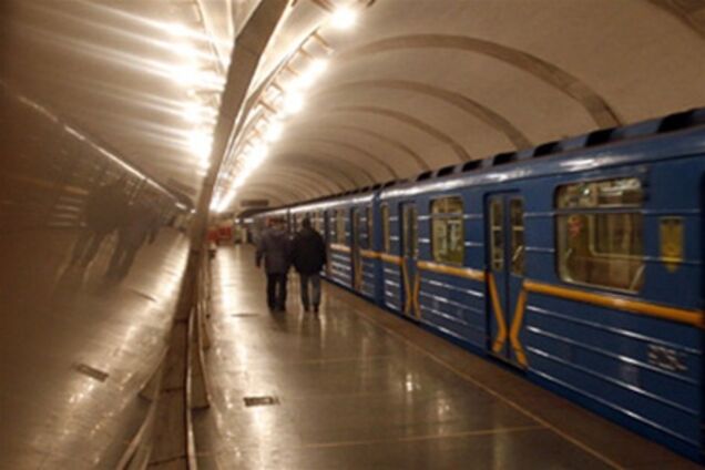 ЧП в киевском метро: люди сидели в тоннеле 20  минут