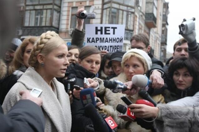 Тимошенко сьогодні знову чекають у прокуратурі