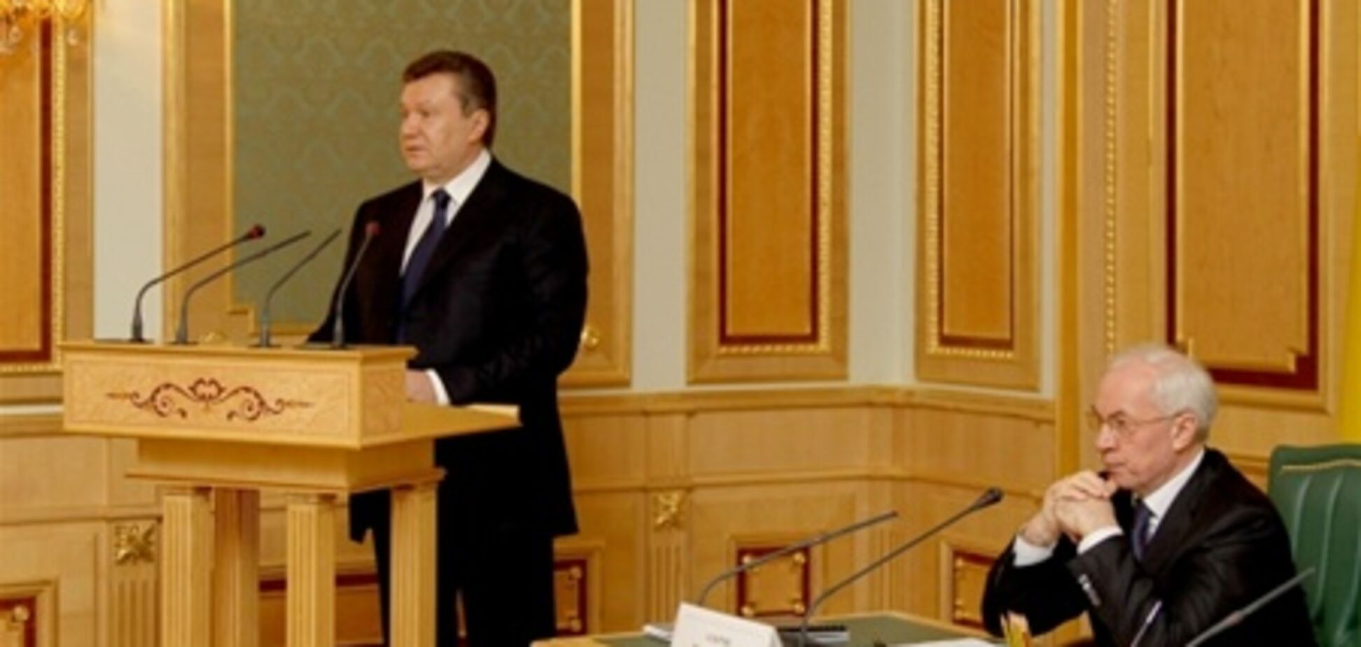 Янукович потребовал срочно пересмотреть коммунальные тарифы