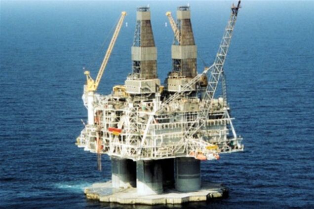 Азаров обещал добывать газ на шельфе и сланцах