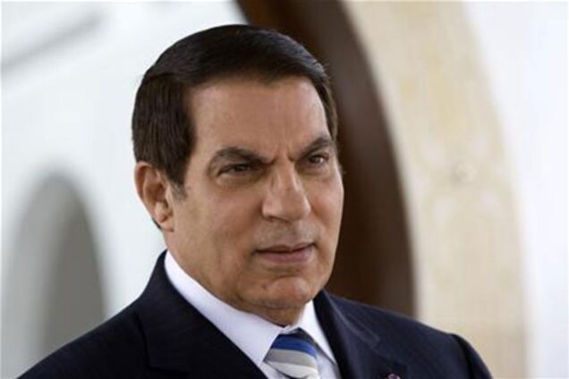Тунис выдал международный ордер на арест экс-президента