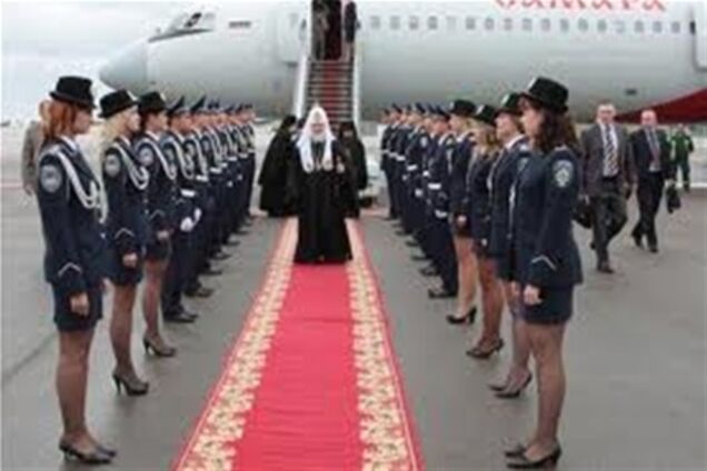 Кортеж Патриарха Кирилла на прогулке. ВИДЕО