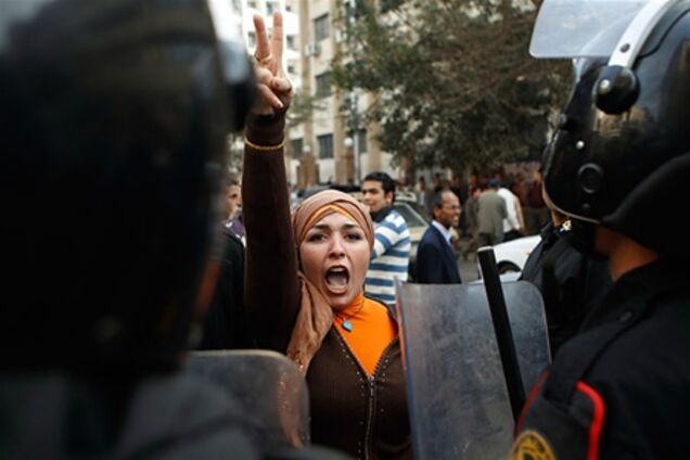 Под шумок торговцы в Каире взвинтили цены в несколько раз