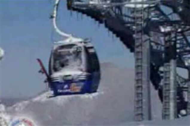 На підйомнику в Австрії застрягла сотня гірськолижників