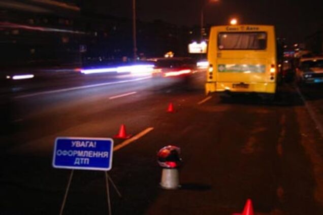 В Луцке маршрутка задавила людей на остановке