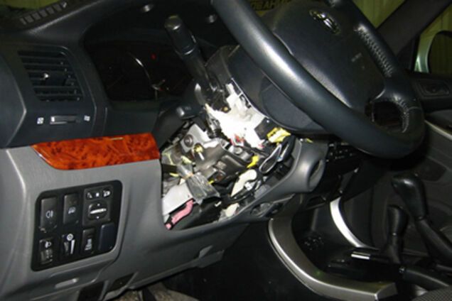 15-річний хлопець з ножем відібрав у господаря машину