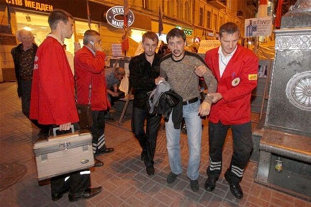 Потерпілий від 'Беркута' активіст виписаний з лікарні