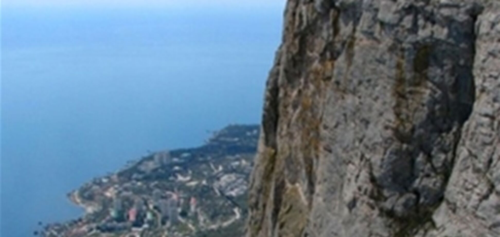 В Крыму со скалы сорвалась молодая россиянка