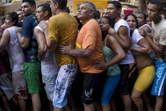 Перенаселена планета людей