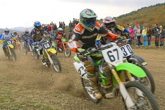 Маріуполь. Під час змагань з мотокросу помер учасник