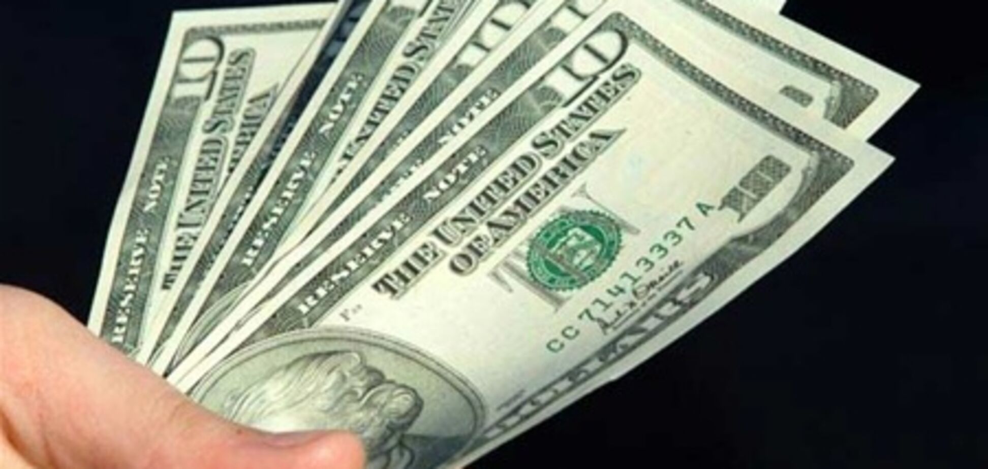 За месяц украинцы забрали с депозитов 3 млрд грн, чтоб скупать валюту