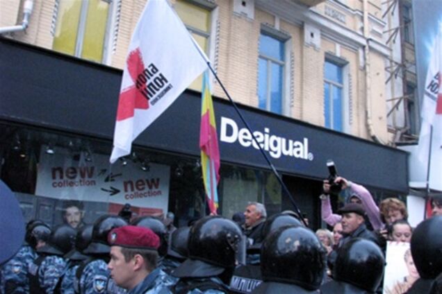 Вирок Тимошенко: бійки під судом і незадоволені нардепи