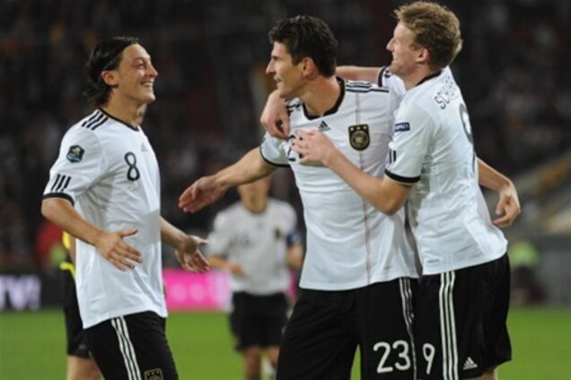 Отбор Евро-2012. Сборная Германии: есть десять побед в десяти матчах квалификации