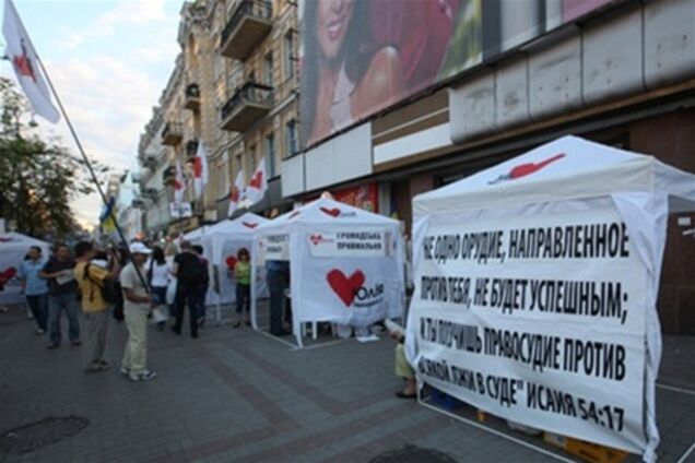 Противникам Тимошенко ставят на руку печати и выдают зеленые талоны