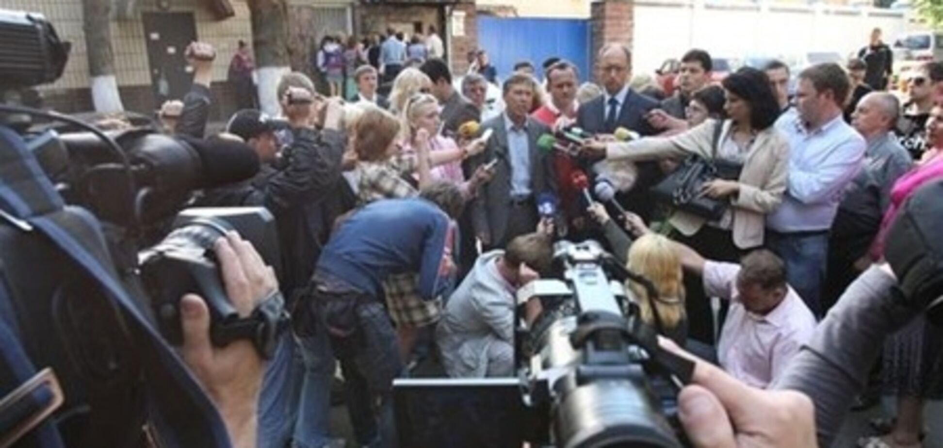 У Яценюка пообіцяли бойкотувати вибори, якщо Тимошенко посадять