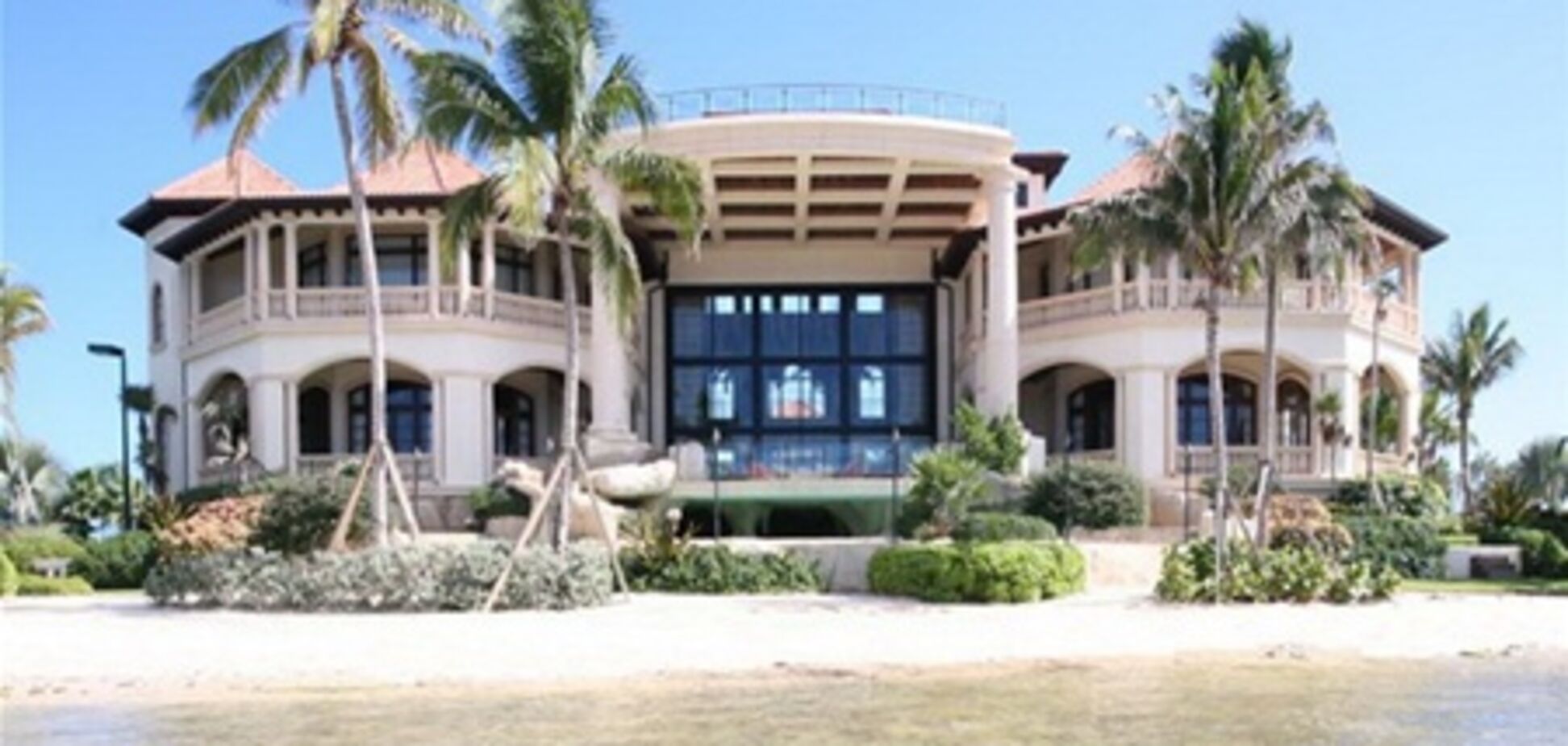 Уго Чавес решил провести экспроприацию частных вилл на карибском курорте