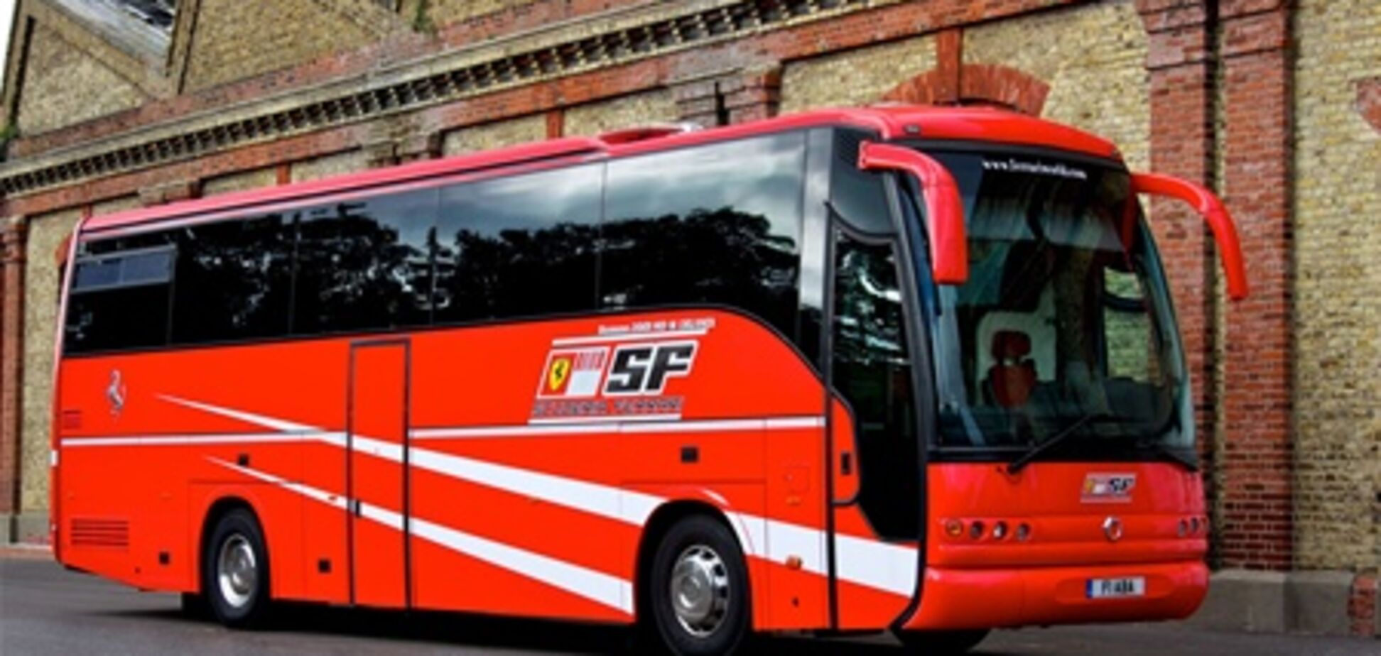 Роскошный автобус звезды Формулы-1 Шумахера выставлен на продажу