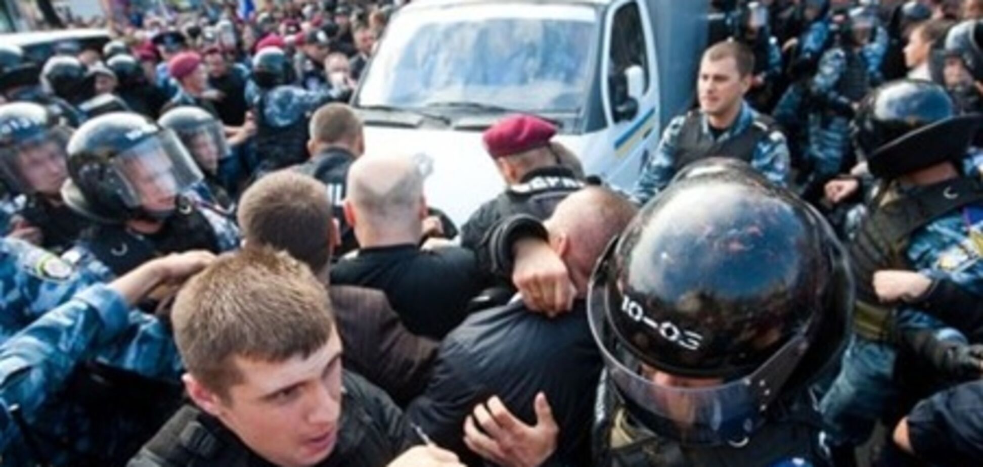 Суд заарештував трьох прихильників Тимошенко, які перекрили Хрещатик