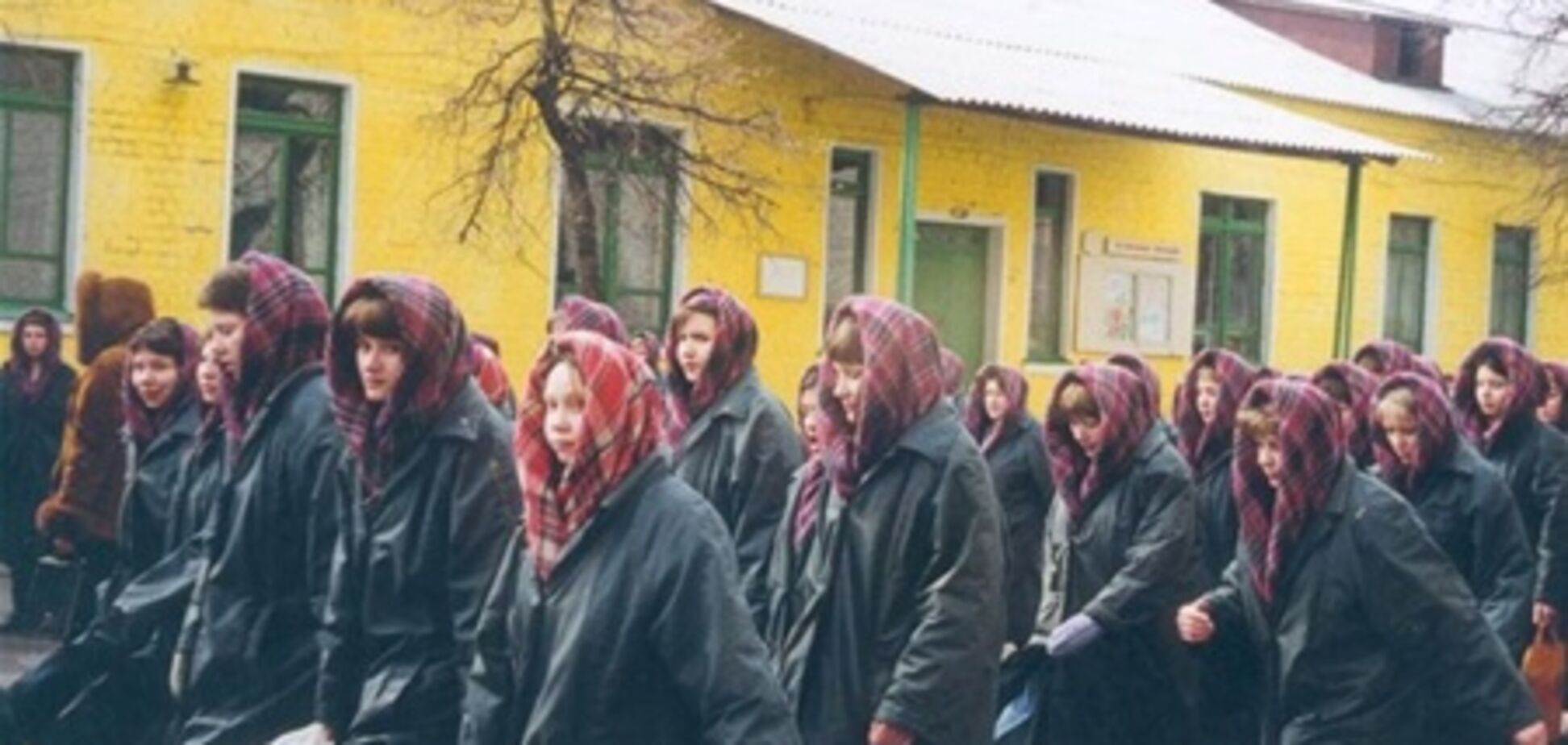 Янукович помилує матерів з дітьми і неповнолітніх