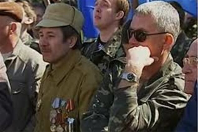 Афганці заблокували міліцію і податківців у себе в офісі