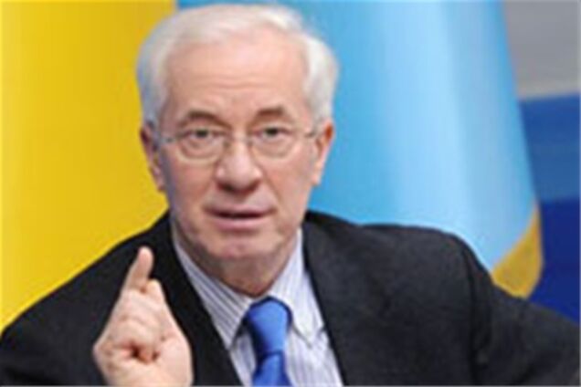 Азаров доручив розслідувати 'помилковий' наліт податківців