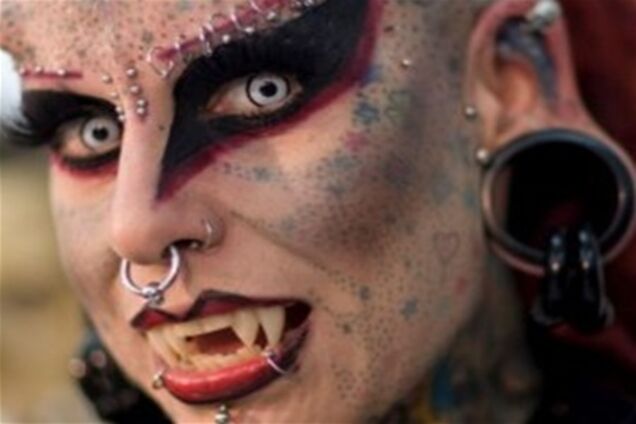 Женщина-вампир верит в свое бессмертие