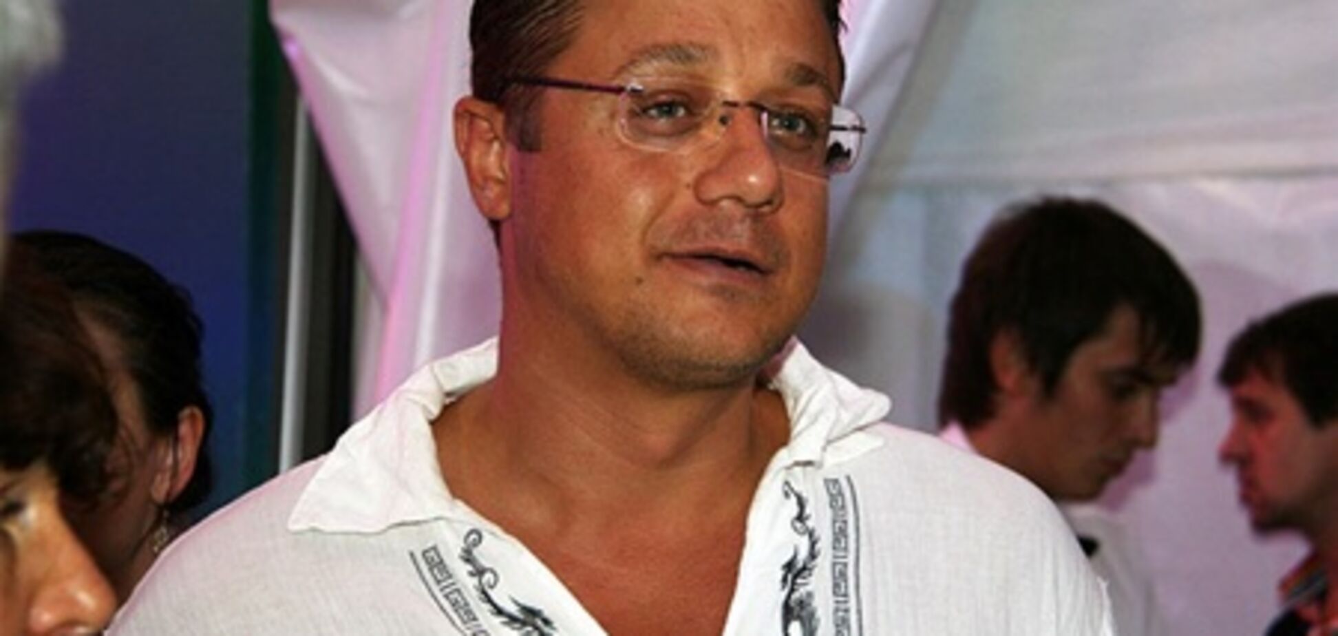 Макаров бросил пятую жену!