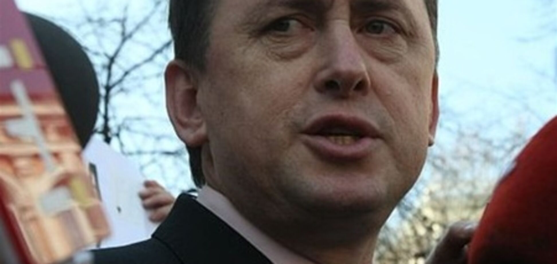 Мельниченко пояснив, чому виїхав з України