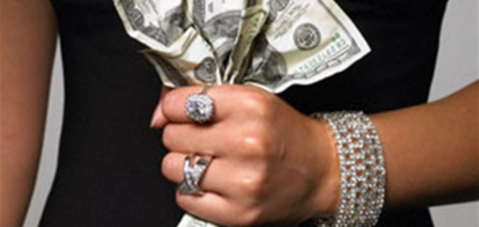 Все валютно-обменные инновации НБУ раздражают банковских сотрудников