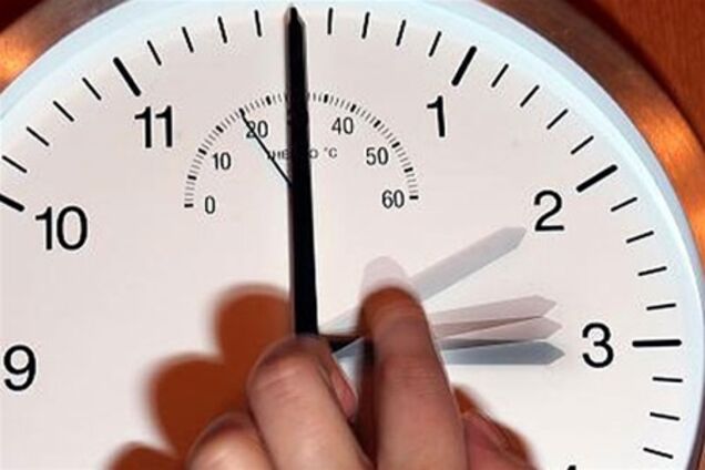 Експерти закликають владу повернути українцям зимовий час