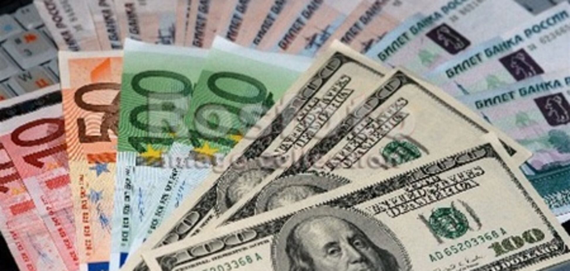 Украинцы будут сдавать валюту на основании любых документов
